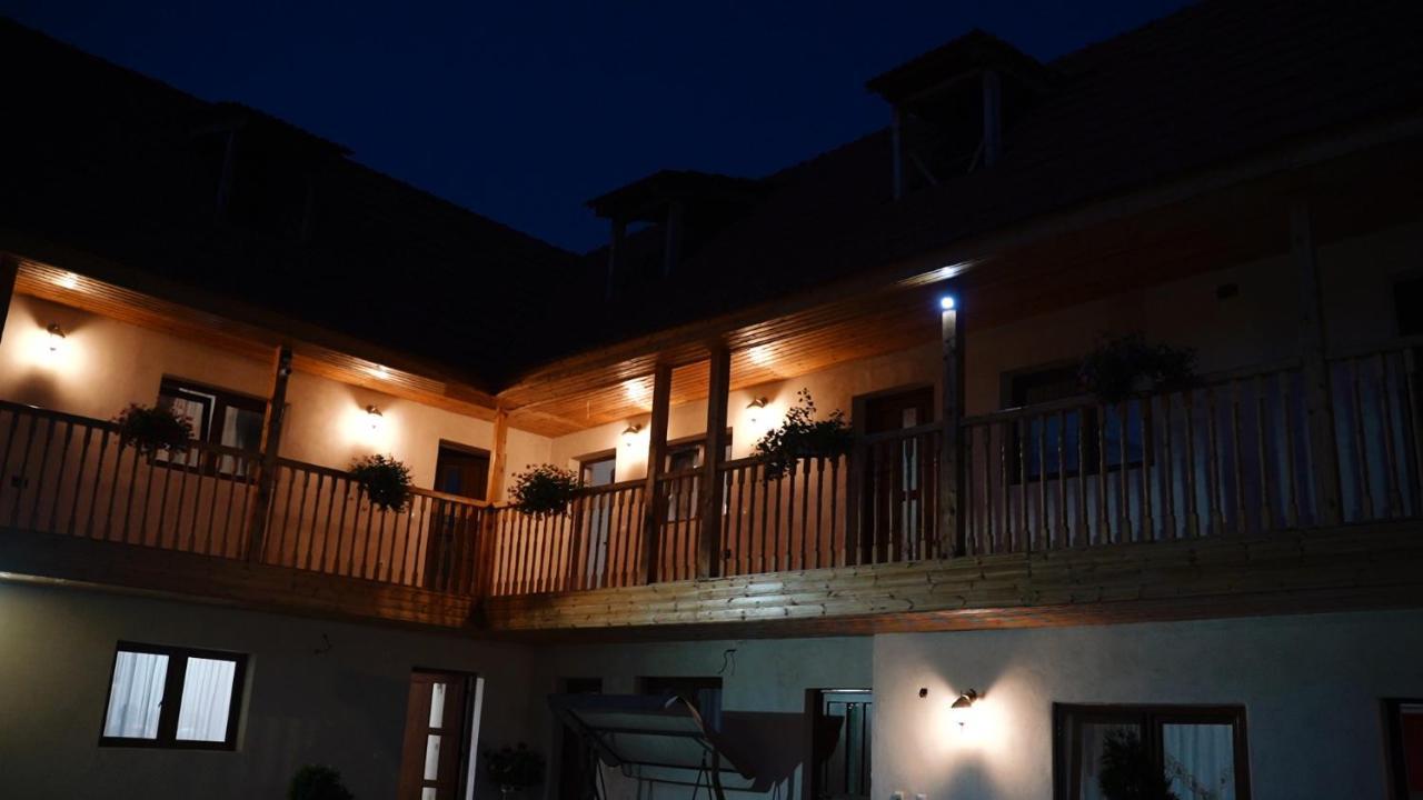 Casa Brutarului Crit Hotel Exterior photo